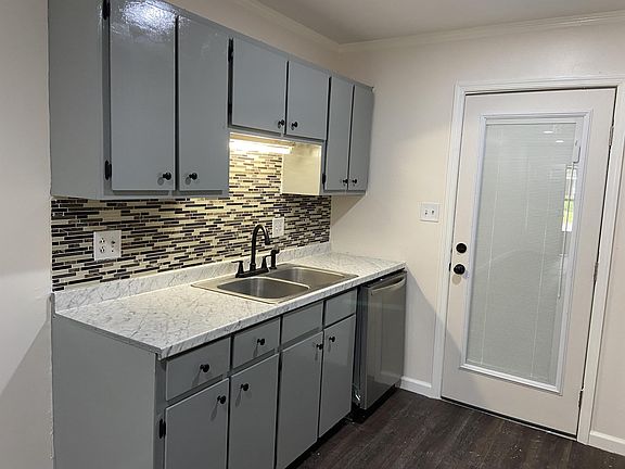 3rd image of 2801 Jadan Pl