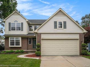 1677 Norton Creek Ct, Wixom, MI 48393
