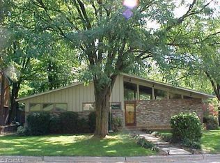 2607 N Woodview Dr, Greensboro, NC 27408