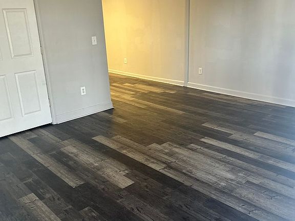 3rd image of 406-408 N Rogers St #406-A
