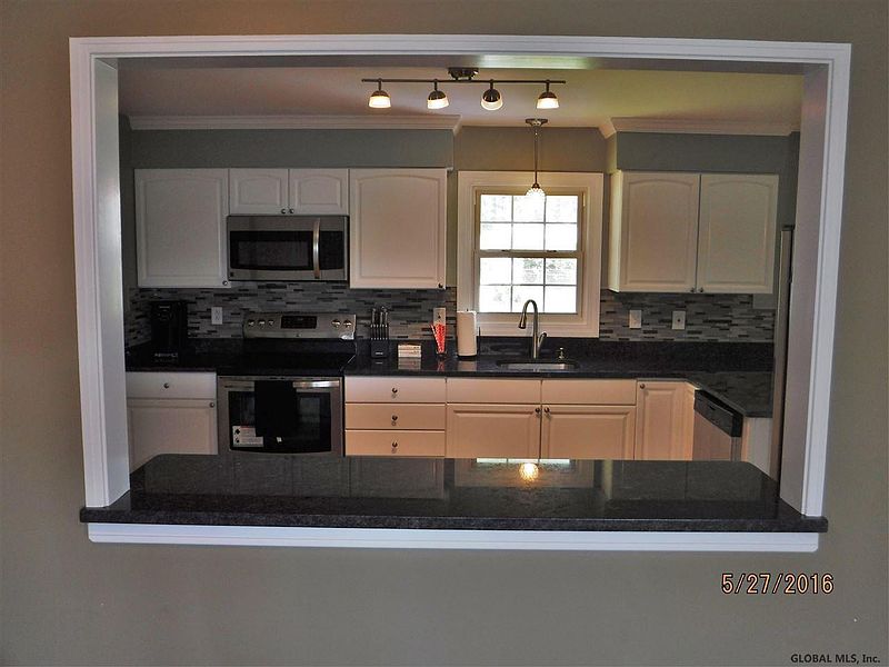 4th image of 9 GREEN ACRES Drive
