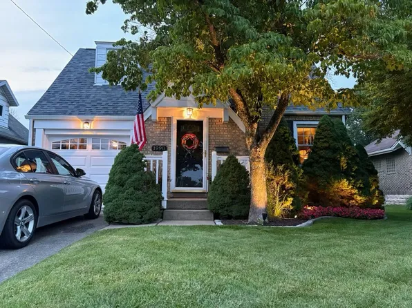 1998 State St, Natrona Heights, PA 15065