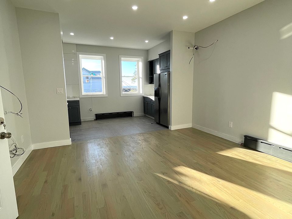 1st image of 25 Graves St Floor 2