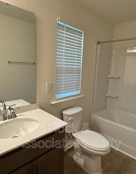 2040 Oakdale Dr — Photo 26