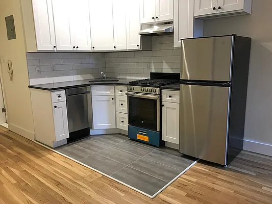 Rented by Paley Management | media 10