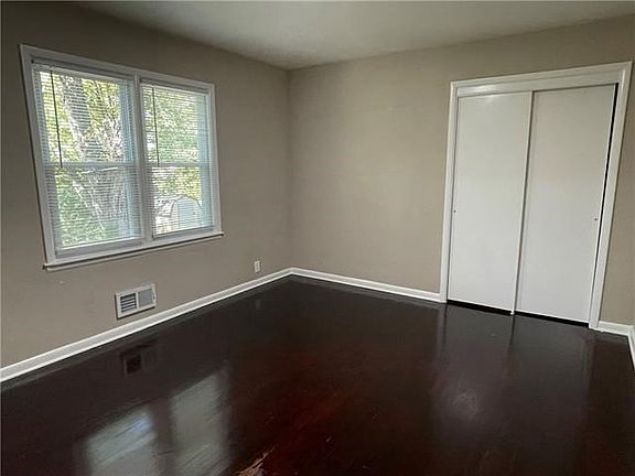 4th image of 7716 Booth Ave