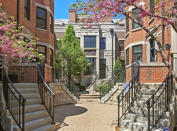 2nd image of 2324 W Wabansia Ave APT 4