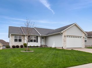 1650 Grizzly Trl, North Liberty, IA 52317