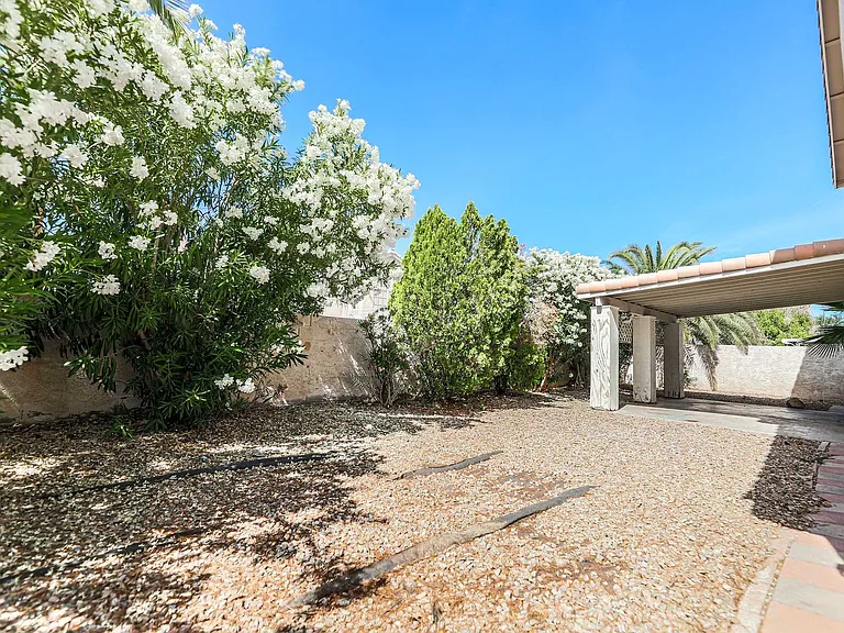 2930 Seasons Ave — Photo 17