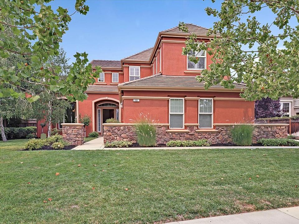 1st image of 151 Coriander Ave