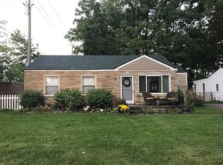 9464 Elmhurst Ave, Plymouth, MI