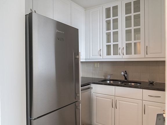 4th image of 500 2nd Ave APT 12D