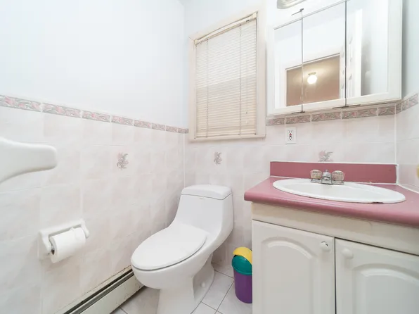 86-16 Palo Alto Street image 8 of 17