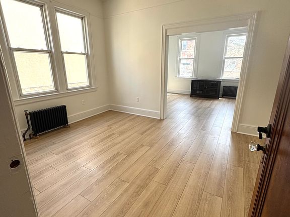 3rd image of 2830 43rd St #2