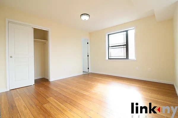 Rented by Link NY Realty | media 18