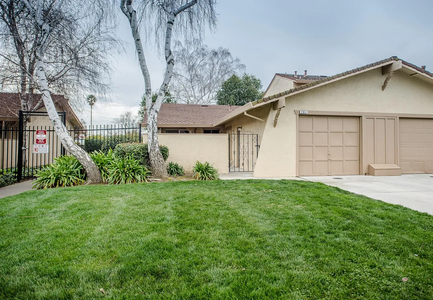 201 W El Dorado Dr photo 1