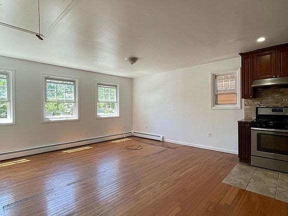 3rd image of 9529 115th St #2