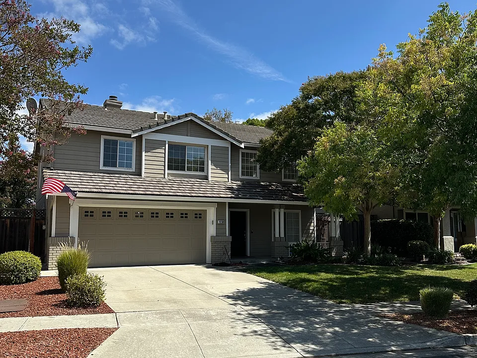 9230 Loganberry Dr