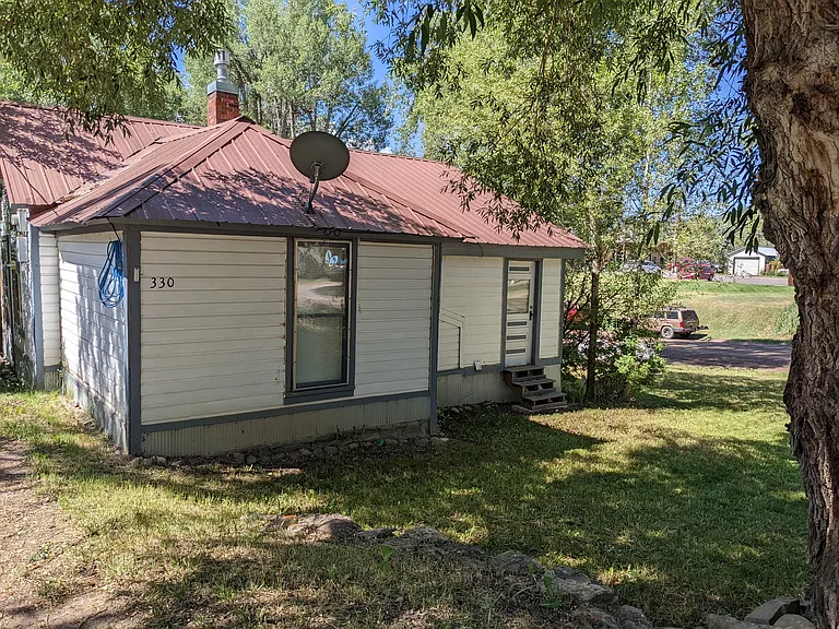 330 Myers St — Photo 1