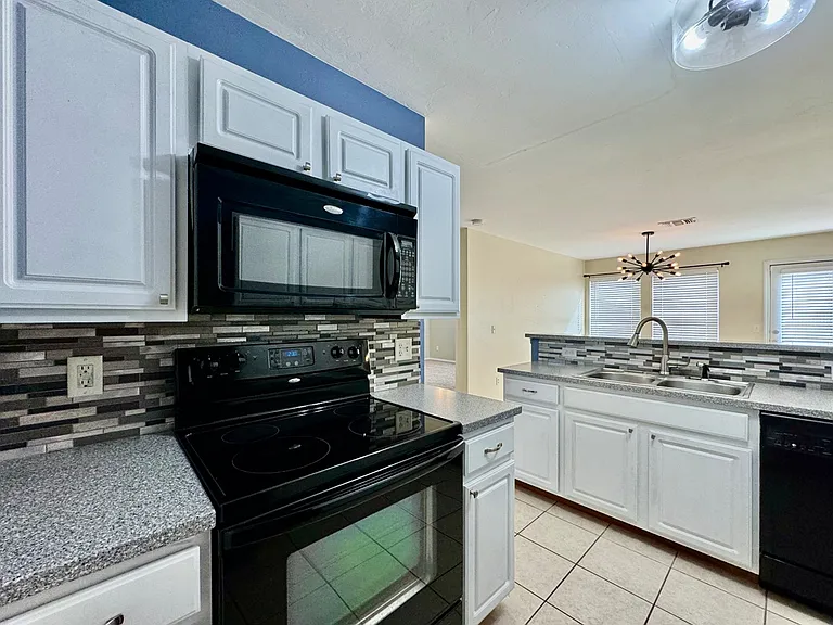 1608 NW 145th St — Photo 9
