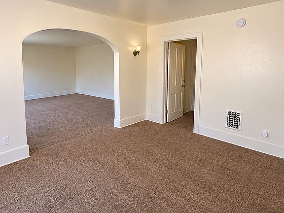 4th image of 1317-1319 North St