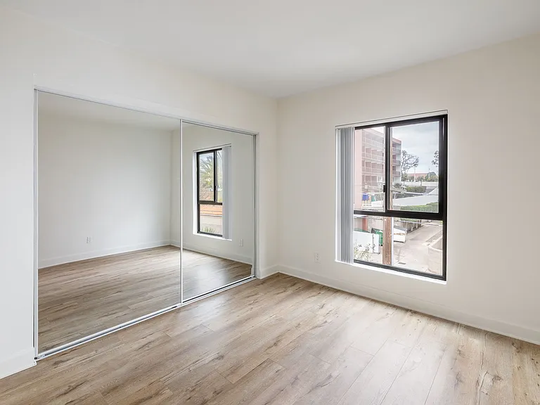 431 Indiana Street — Photo 9