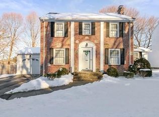 27 Saint Elmo Rd, Worcester, MA 01602