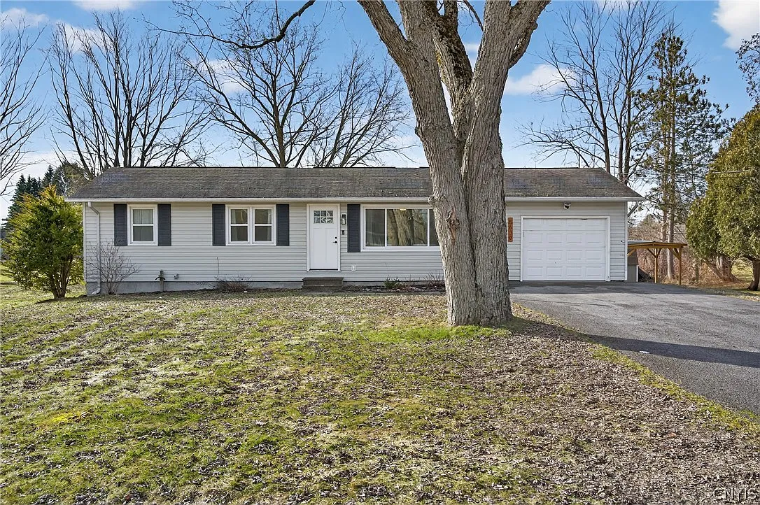 5638 Route 31 photo 1