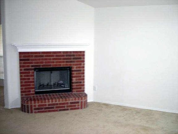 4th image of 2602 Pearl St