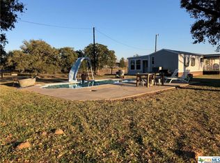 583 Lockhart Cemetery Rd, Cuero, TX 77954