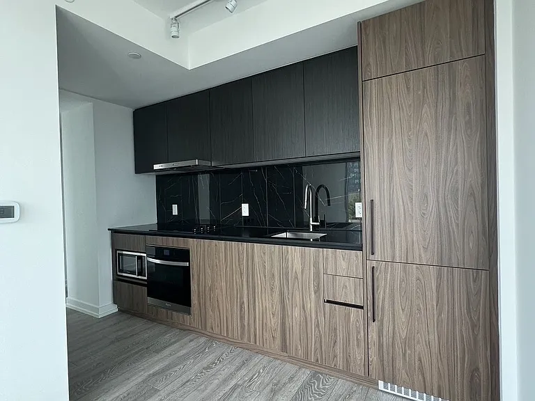 1100 Sheppard Ave W #807 — Photo 9