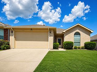 9940 Blue Bell Dr, Fort Worth, TX 76108