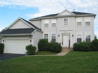 11 Riverwalk Ct, Port Barrington, IL 60010