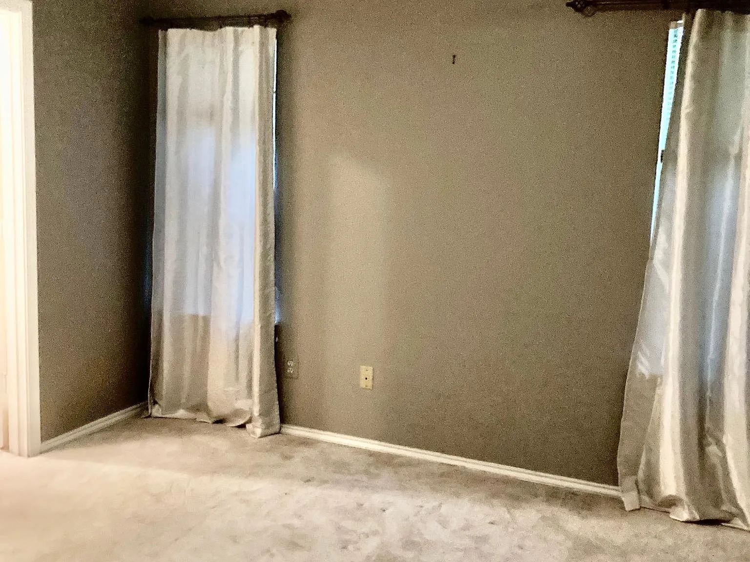 1 bed, 703 sqft, $1,999 — Photo 3