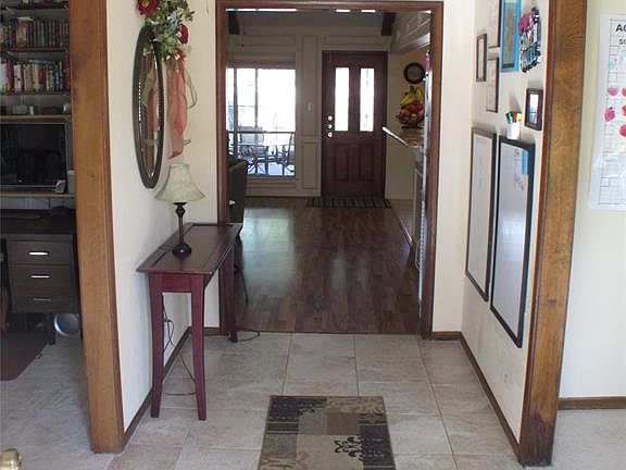 5th image of 1614 Cresthaven Dr