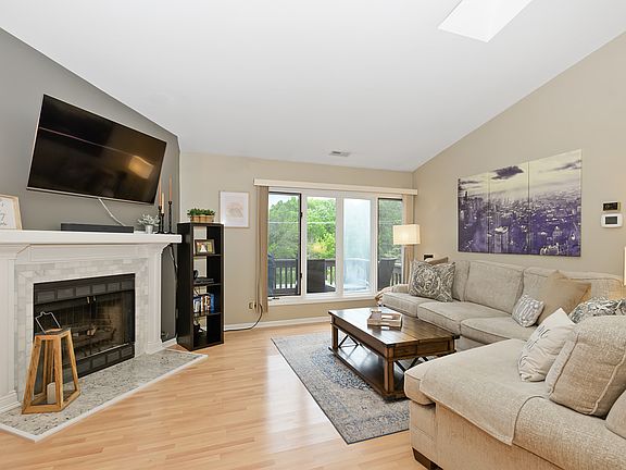 5th image of 6413 Oak Forest Ave #832