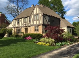 2323 Lincolnwood Dr, Evanston, IL 60201
