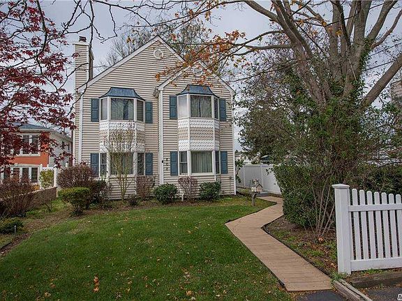 2nd image of 808 W Bay Dr