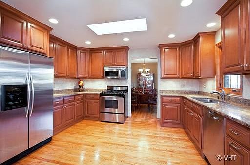 3rd image of 15363 Pinto St