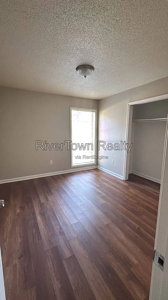 3 bed, 1.0 bath, 1033 sqft, $1,195 — Photo 4
