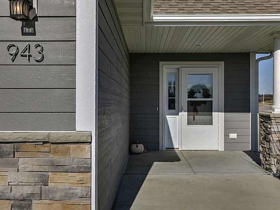 4th image of 943 Scotts Creek Ct