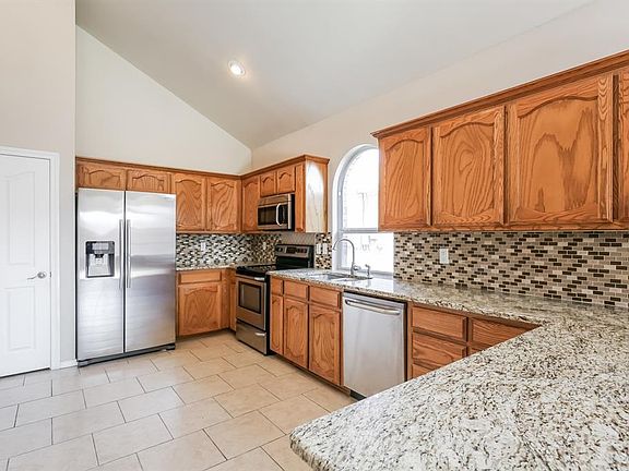 2nd image of 10609 Fossil Hill Dr