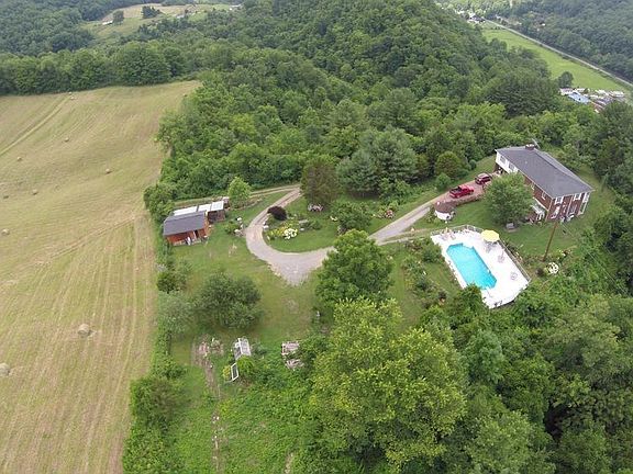 2nd image of 548 Wildwood Dr