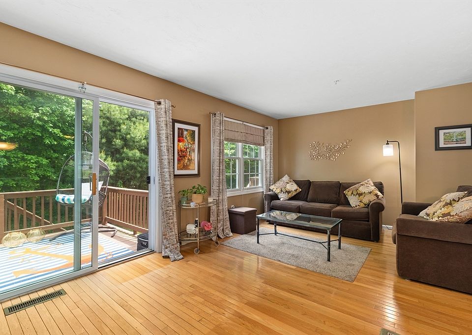 1st image of 1907 Thayer St Unit 1907
