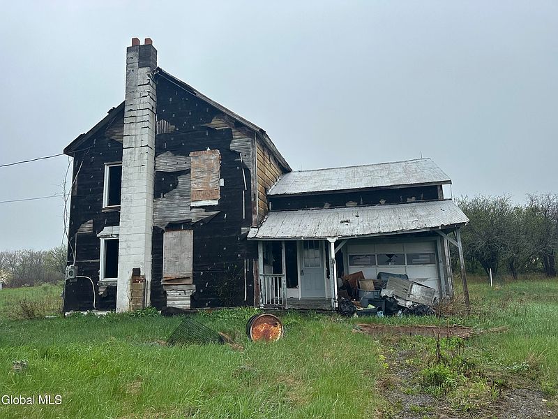 2nd image of 3964 Putnam Road