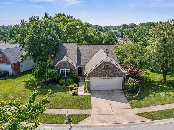 3rd image of 323 Lake Ridge Ln