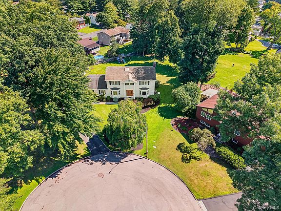 3rd image of 11 Allison Circle