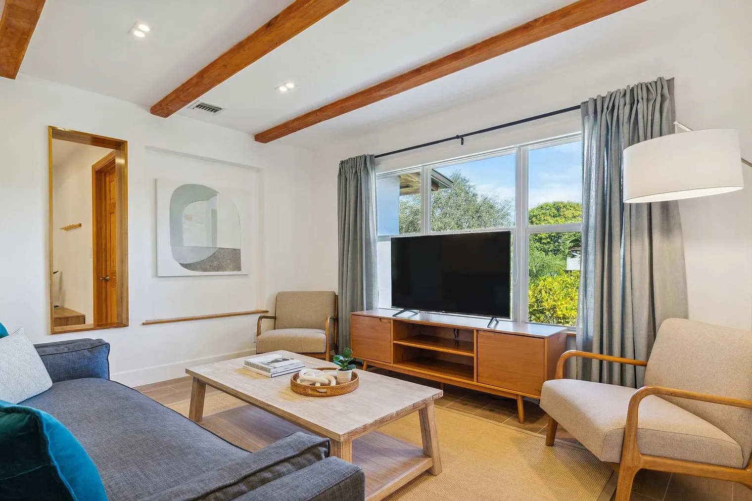 4 bed, 3.0 bath, $7,933 — Photo 1