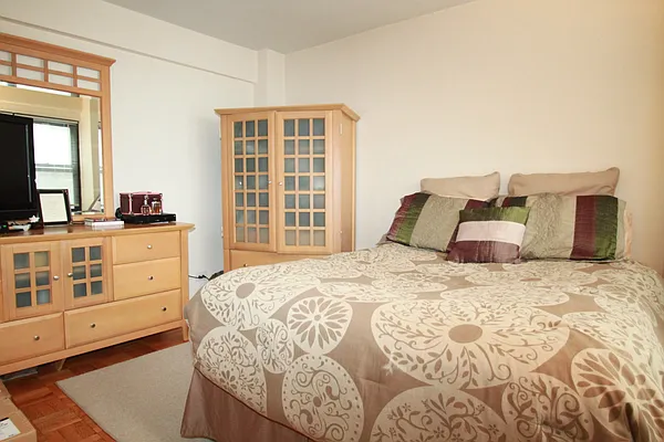 Sold by Compass | media 8