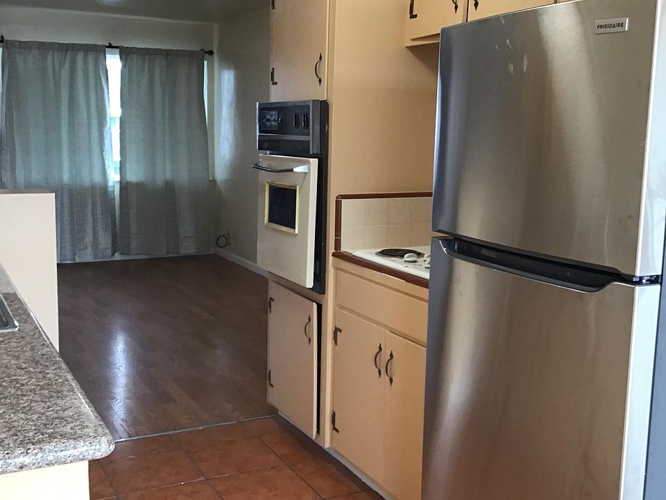 1st image of 415 S 5th St #9